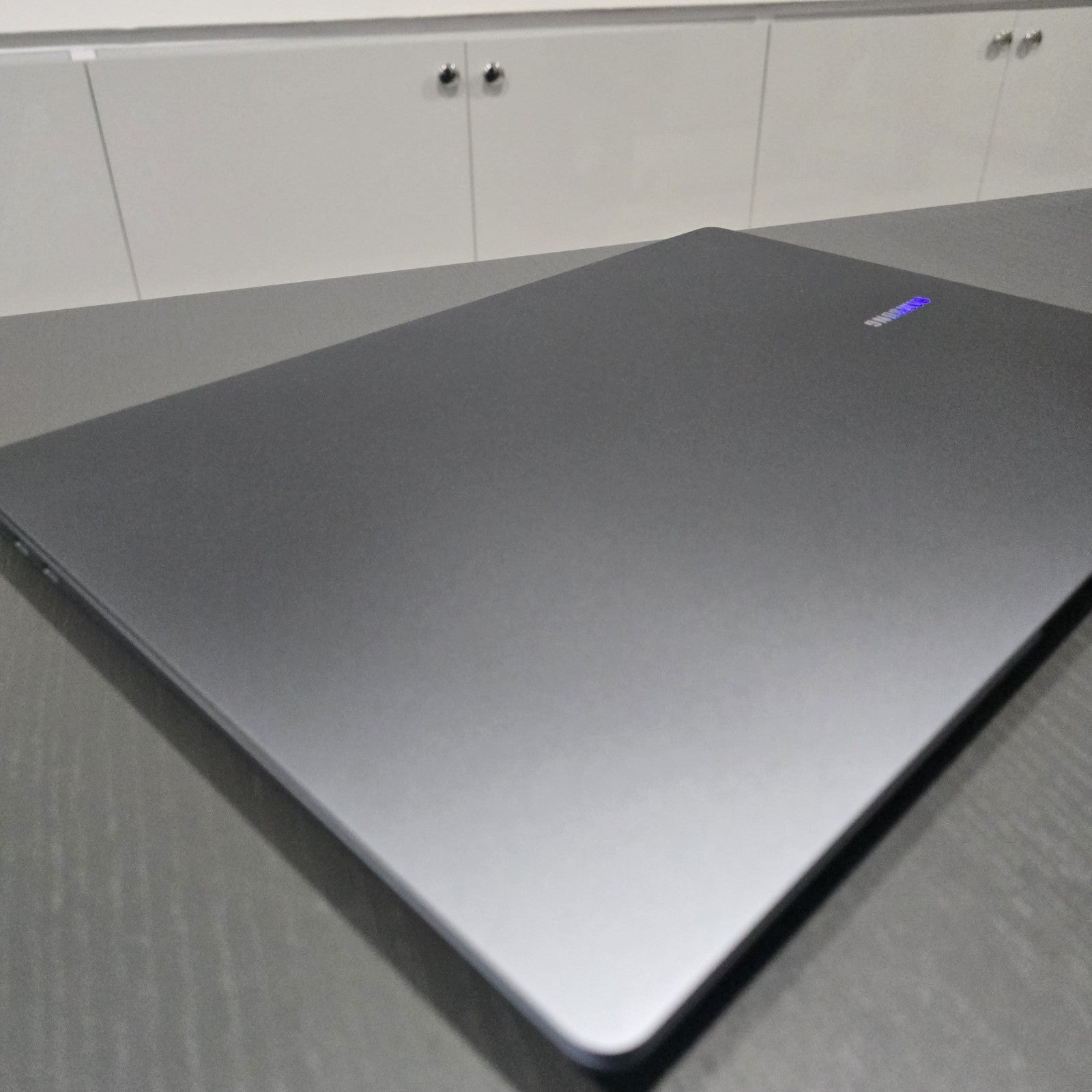 Samsung Galaxy Book4 Ultra 16 RTX 4070 32GB 1TB OLED i9 Laptop Grade A 173A18