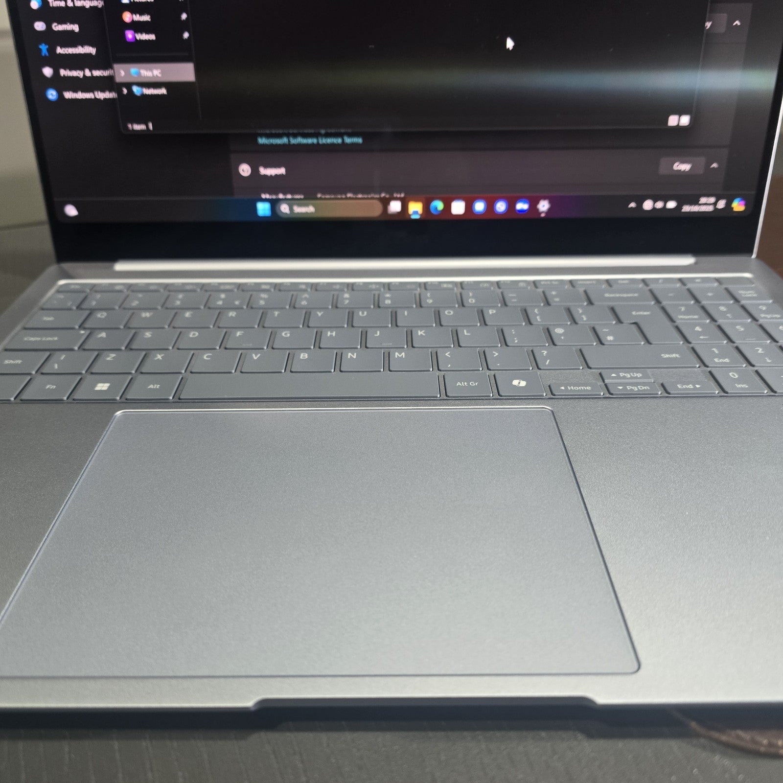 Samsung Galaxy Book4 Edge 512GB Blue Grade A Excellent Condition #104G11
