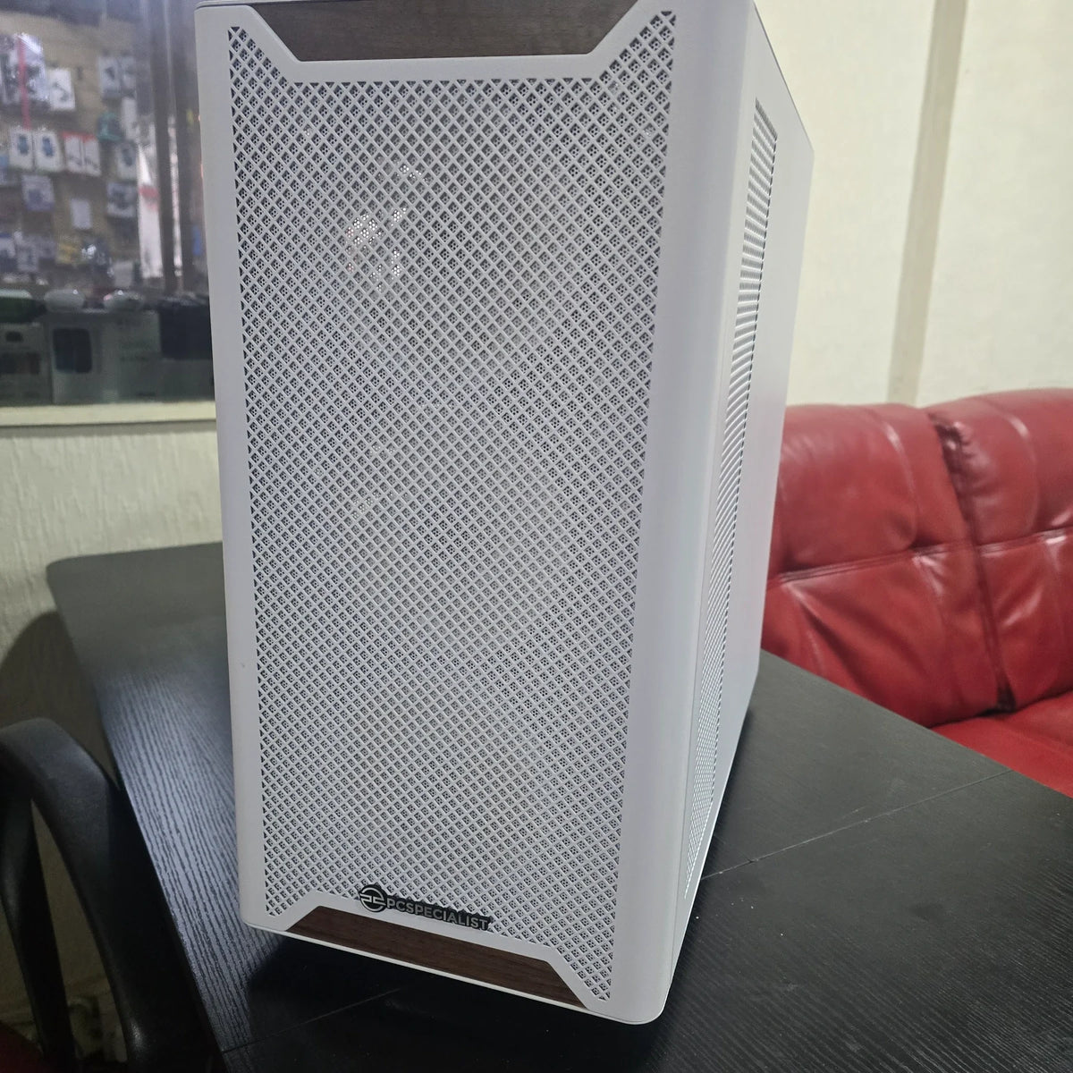 PCSpecialist Fusion Lumin 10 AMD Ryzen 5 7600 RTX 5060 White Grade A — photo 2