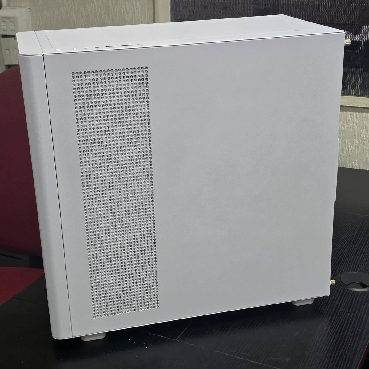 PCSpecialist Fusion Lumin 10 AMD Ryzen 5 7600 RTX 5060 White Grade A — photo 5